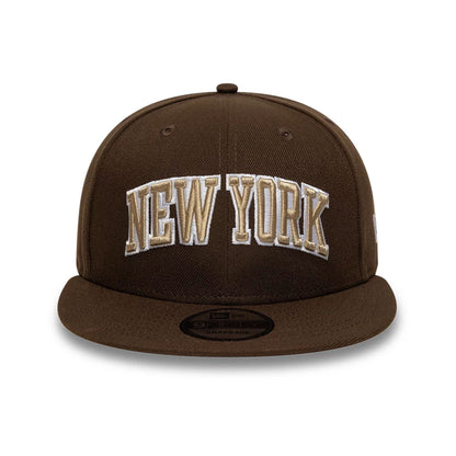 This is a New Era New York Dark Brown 9FIFTY Snapback Adjustable Cap 2