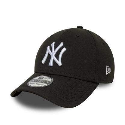 This is a New York Yankees MLB Black 39THIRTY Stretch Fit Cap 1