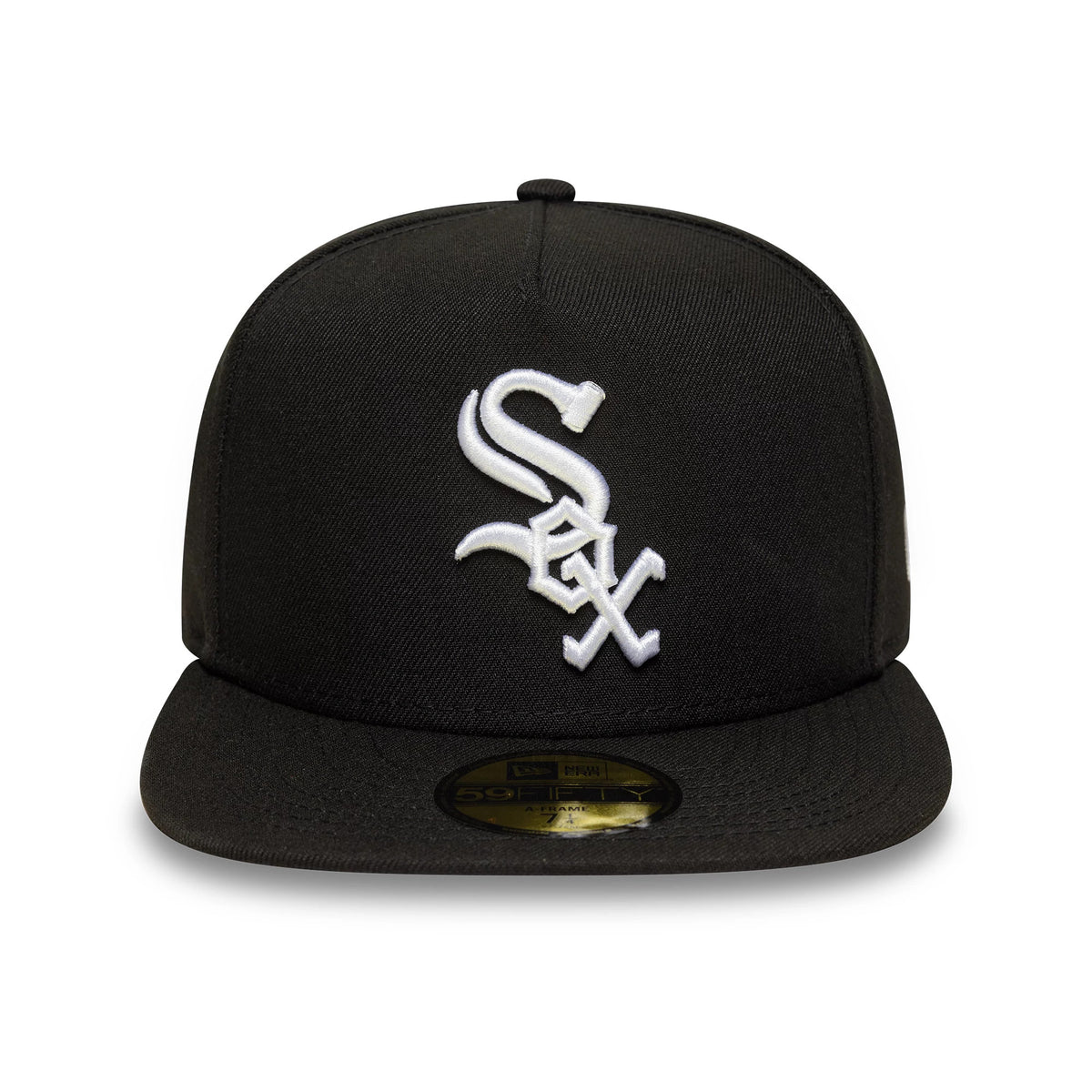 Chicago White Sox MLB Black New Era 59FIFTY A-Frame Fitted Cap, front view showing the raised white embroidered Sox logo on the structured black crown with a flat visor, featuring a 59FIFTY size sticker on the visor.