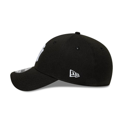 New York Yankees MLB Black New Era 39THIRTY Stretch Fit Cap, side view showing the white embroidered New Era flag logo on the left side, a curved black visor with a 39THIRTY size sticker, and a structured black crown with black eyelets.