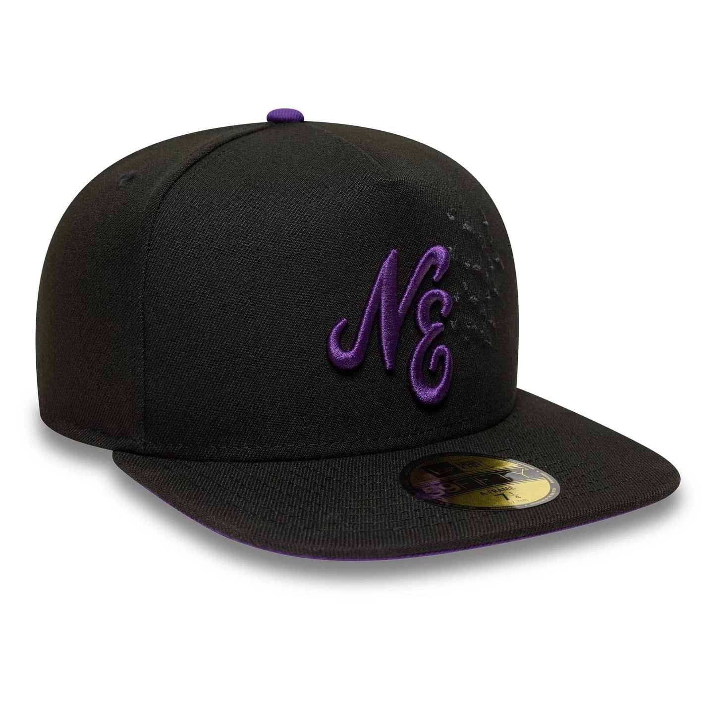 Pictured in this New Era Bats Black 59FIFTY A-Frame Fitted Cap 4