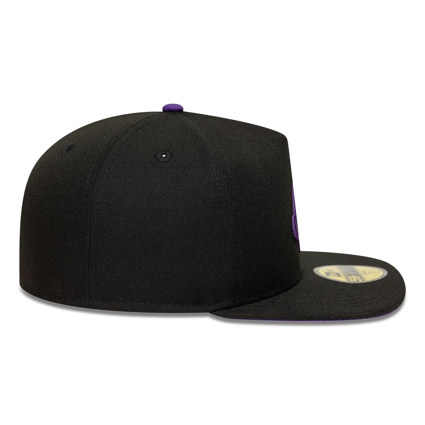 Pictured in this New Era Bats Black 59FIFTY A-Frame Fitted Cap 6