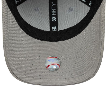 This is a Atlanta Braves MLB Grey 39THIRTY Stretch Fit Cap 7