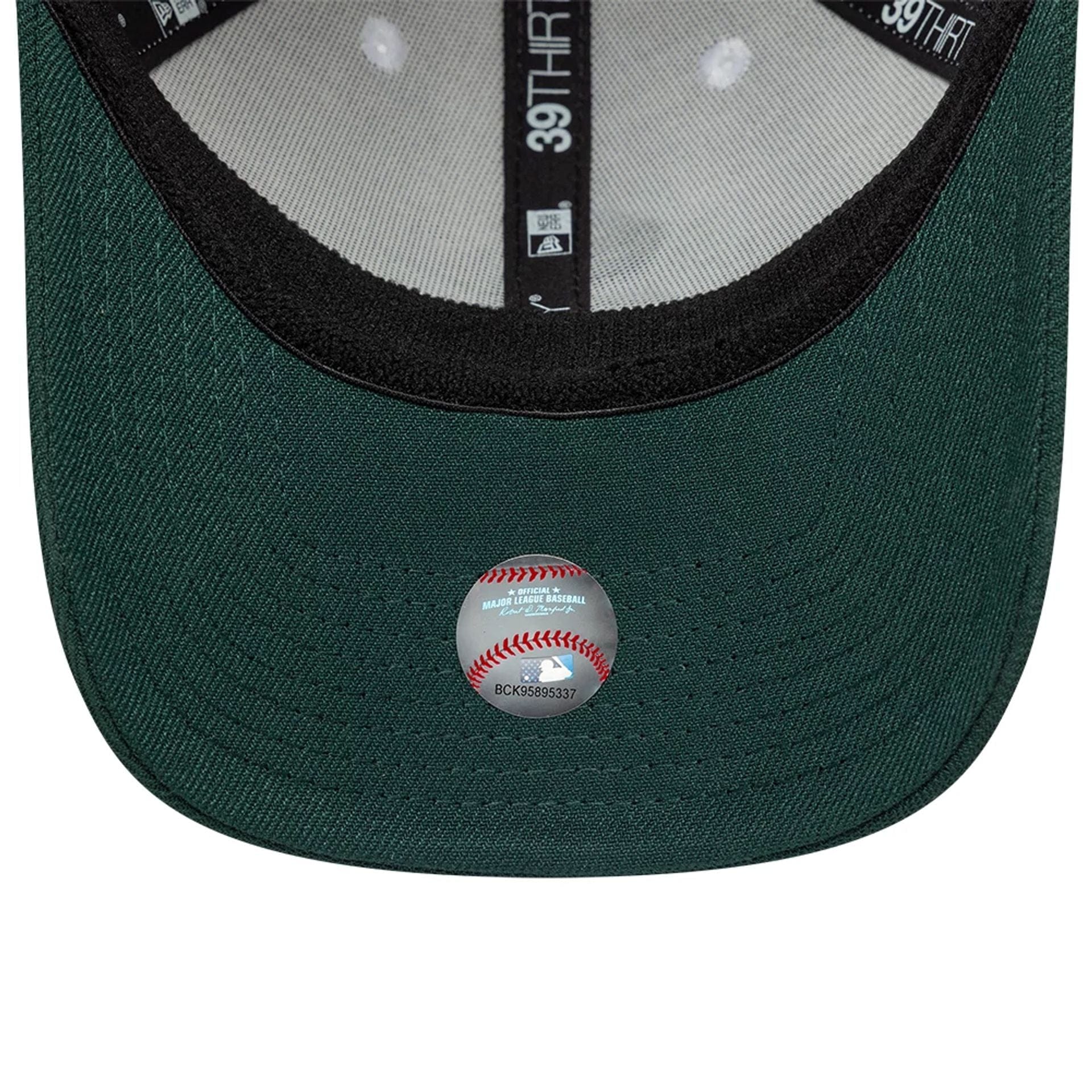 This is a Chicago White Sox MLB White 39THIRTY Stretch Fit Cap 7