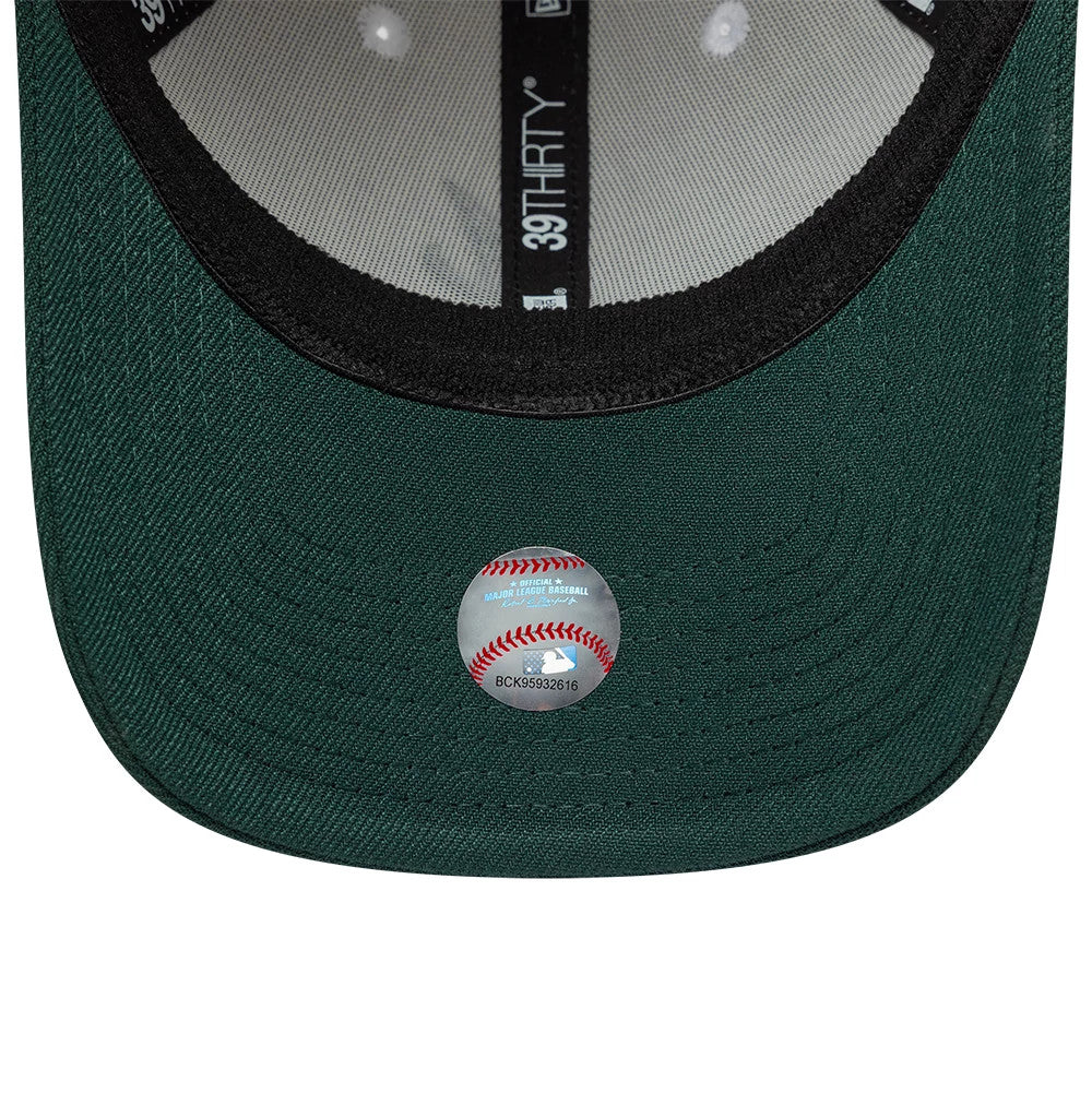 This is a Atlanta Braves MLB White 39THIRTY Stretch Fit Cap 7