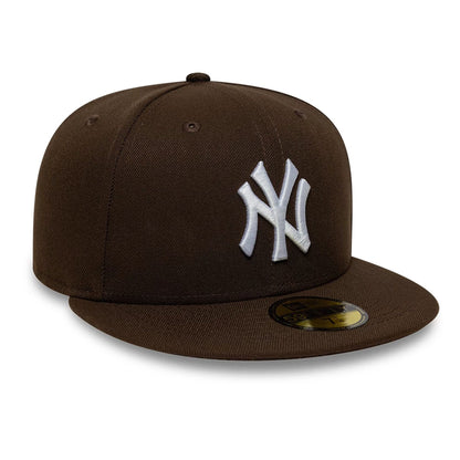 This is a New York Yankees MLB Dark Brown 59FIFTY Fitted Cap 3
