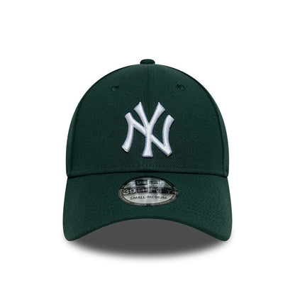 This is a New York Yankees MLB Dark Green 39THIRTY Stretch Fit Cap 2
