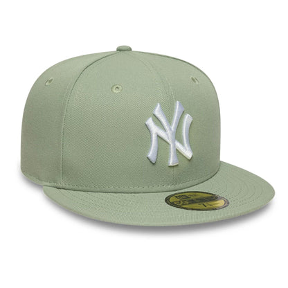 This is a New York Yankees MLB Pastel Green 59FIFTY Fitted Cap 3