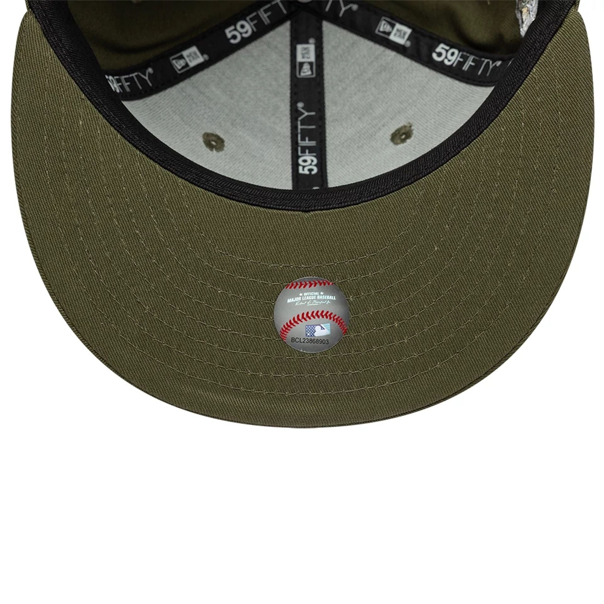 This is a New York Yankees MLB Green 59FIFTY Fitted Cap 7