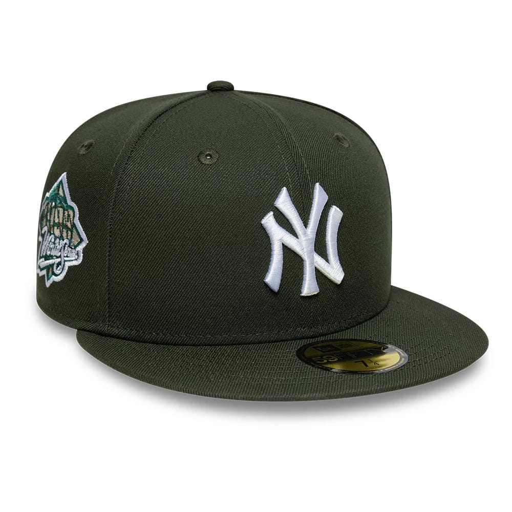 This is a New York Yankees MLB Sidepatch Dark Green 59FIFTY Fitted Cap 1