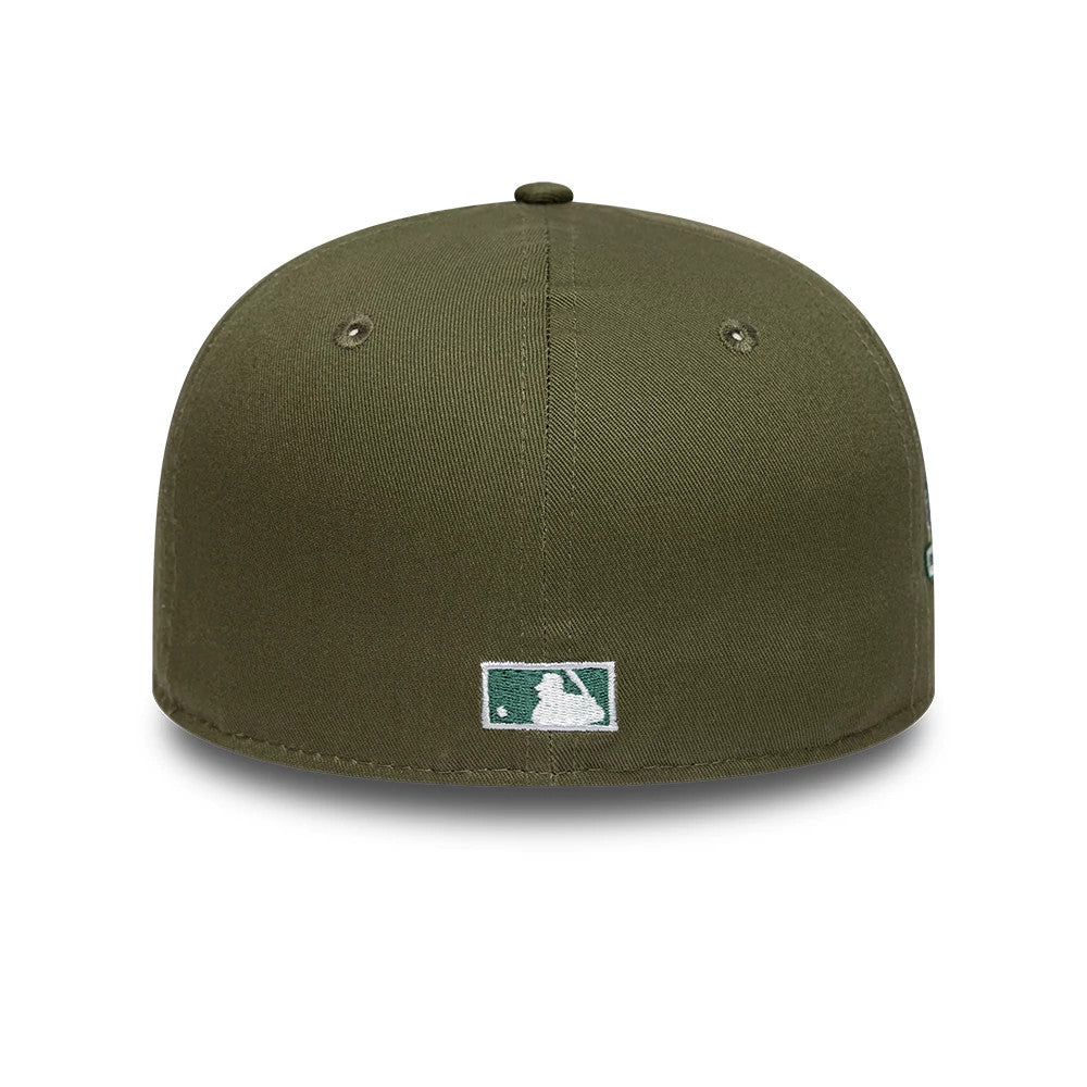 Chicago White Sox MLB Green New Era 59FIFTY Fitted Cap, rear view showing the white embroidered MLB Batterman logo centred on the back panels, with a structured green crown and a top button above the logo.