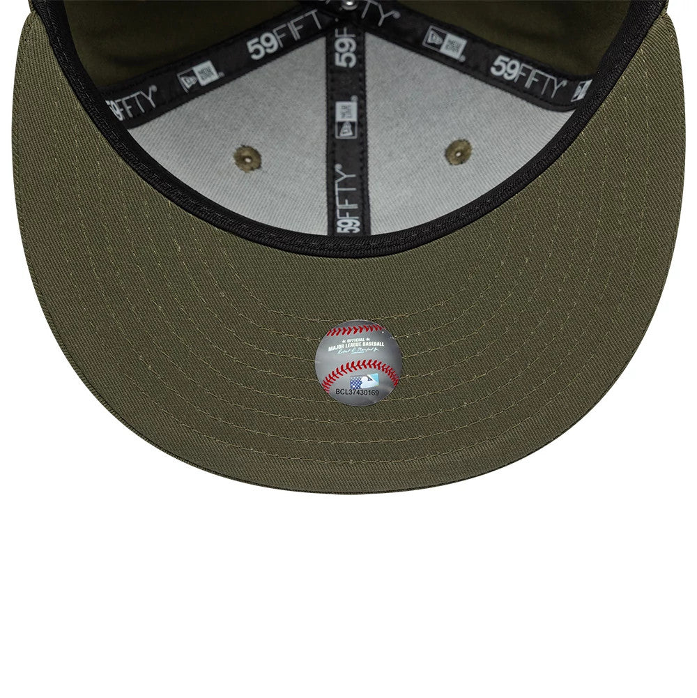 Pictured is this Seattle Mariners MLB Dark Green 59FIFTY Fitted cap. 7