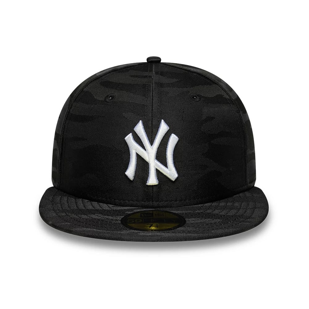 This is a New York Yankees MLB Black 59FIFTY Fitted Cap 2