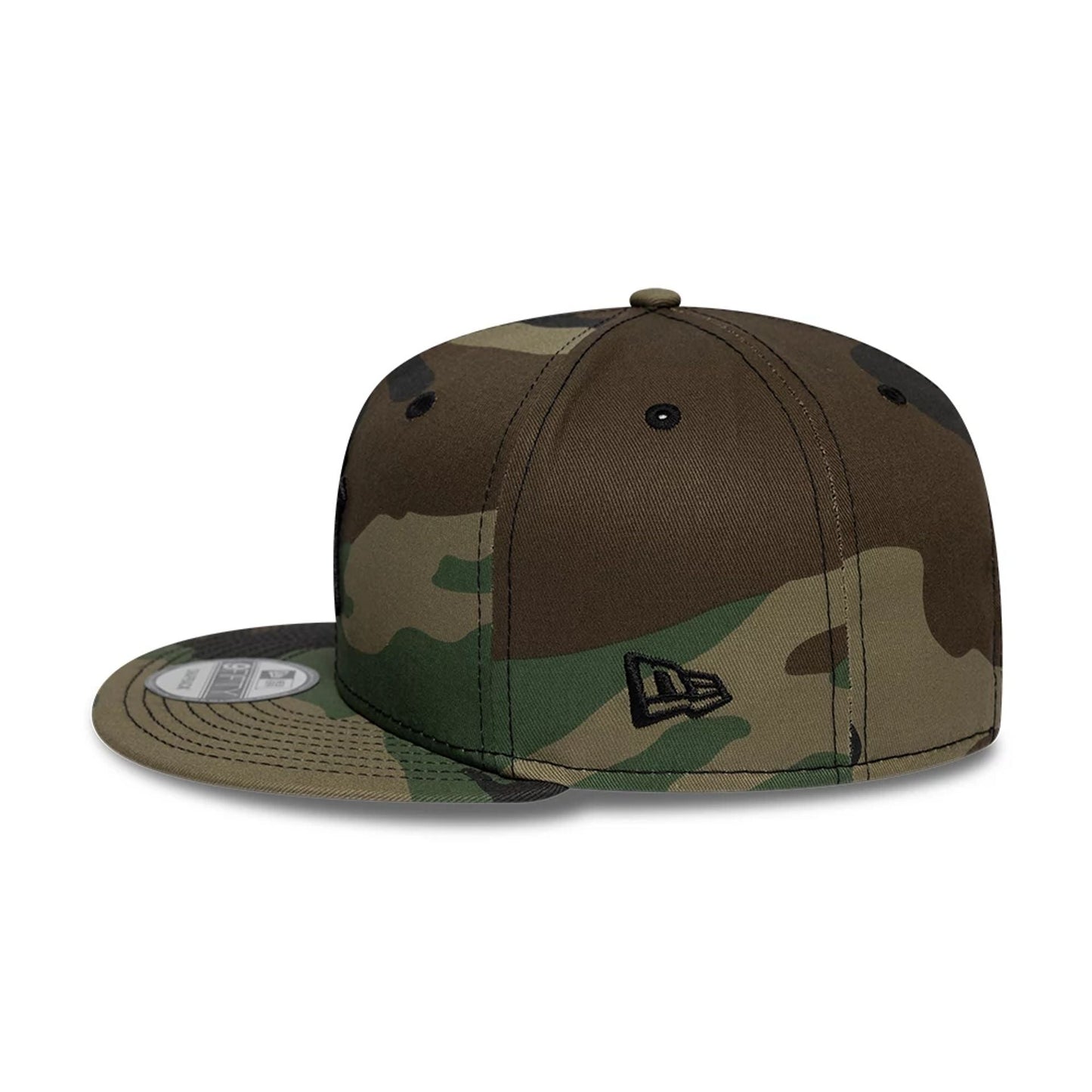Pictured is this MLB Camo New York Yankees 9FIFTY Snapback cap in green. 4