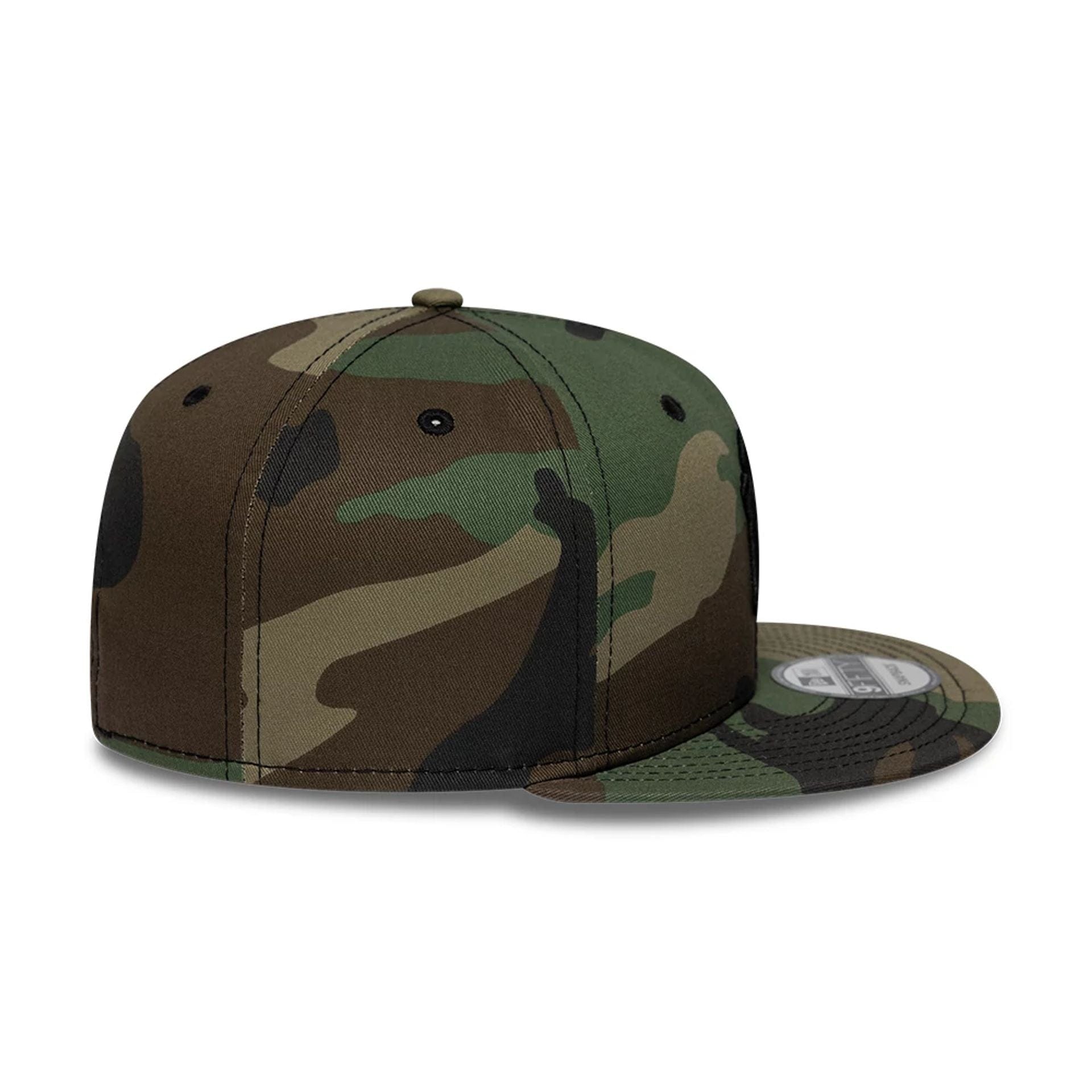 Pictured is this MLB Camo New York Yankees 9FIFTY Snapback cap in green. 5