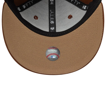Pictured is this Youth MLB Tiramisu LA Dodgers 9FIFTY Snapback cap in brown. 2
