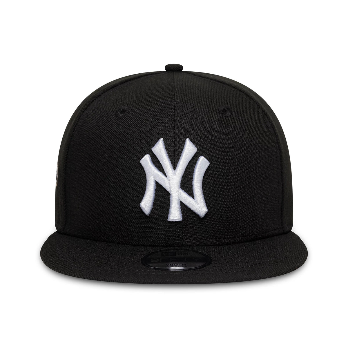 Pictured is this Youth MLB New York Yankees 9FIFTY Snapback cap in black. 3