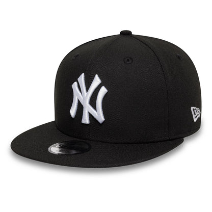 Pictured is this Youth MLB New York Yankees 9FIFTY Snapback cap in black. 4