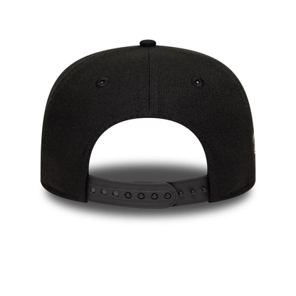 Pictured is this Youth MLB New York Yankees 9FIFTY Snapback cap in black. 6