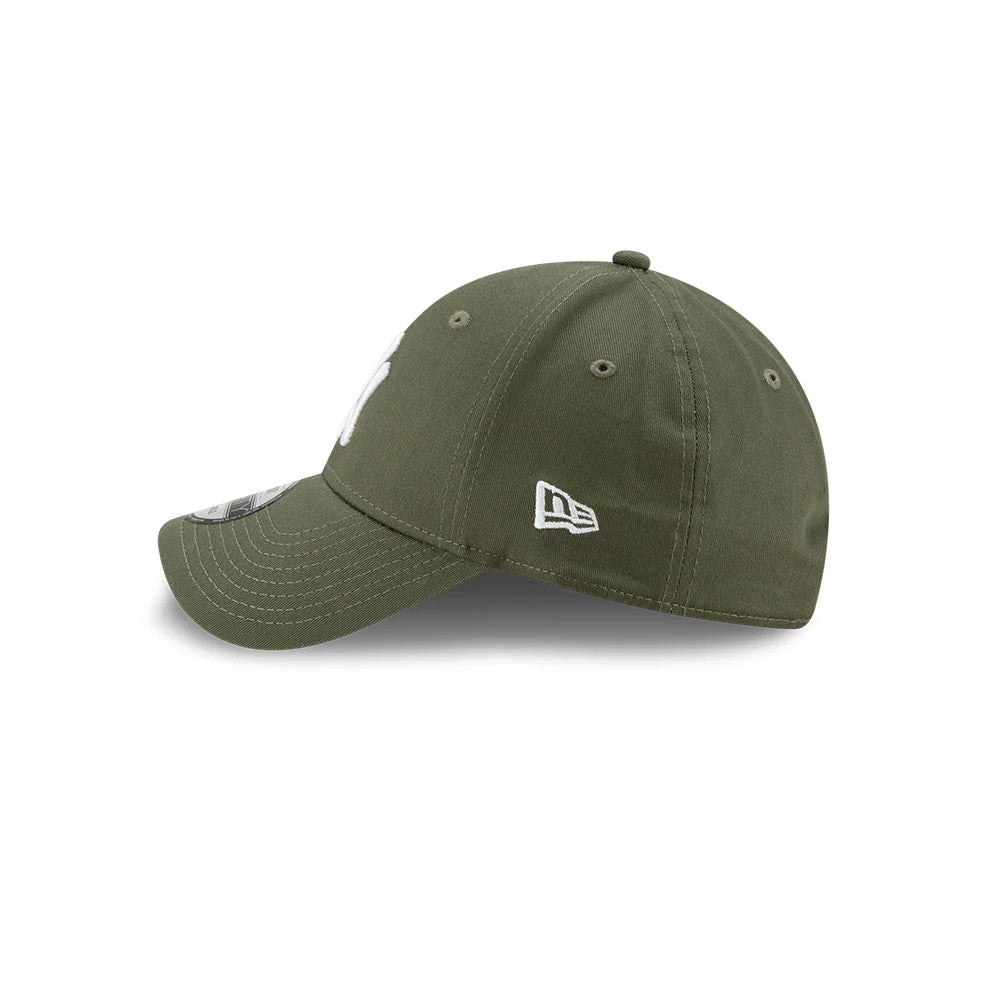 This is a New York Yankees Essential Green 9FORTY Cap 5