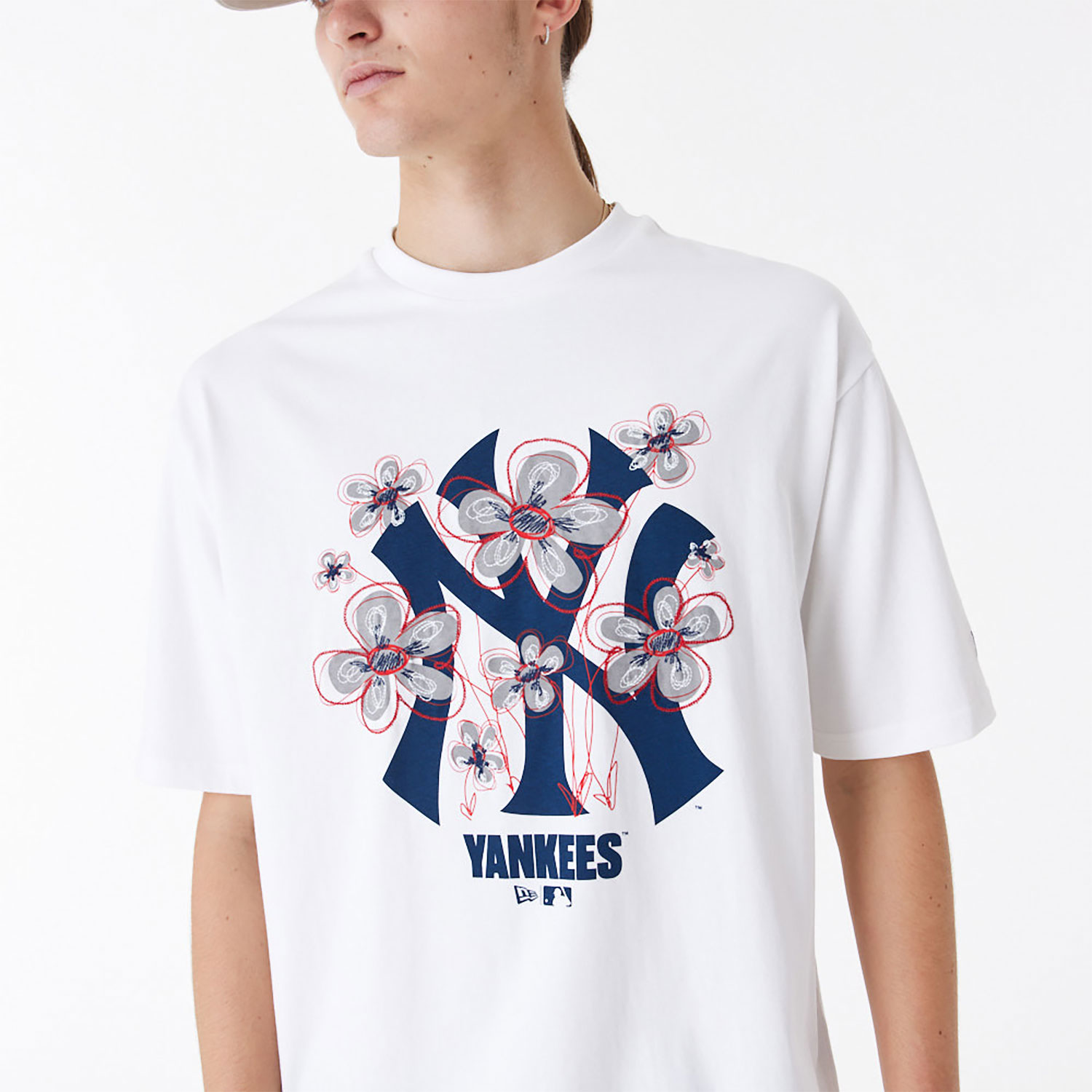 New York Yankees MLB Floral Logo White Oversized T-Shirt