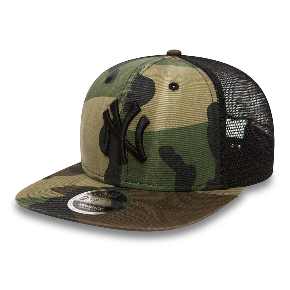 New York Yankees Washed Camo 9FIFTY Trucker