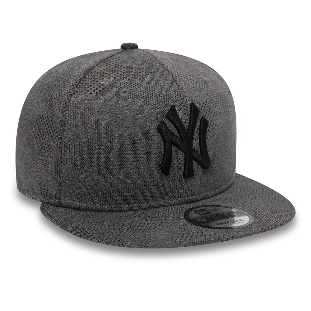 New York Yankees Engineered Plus Grey 9FIFTY SNAPBACK