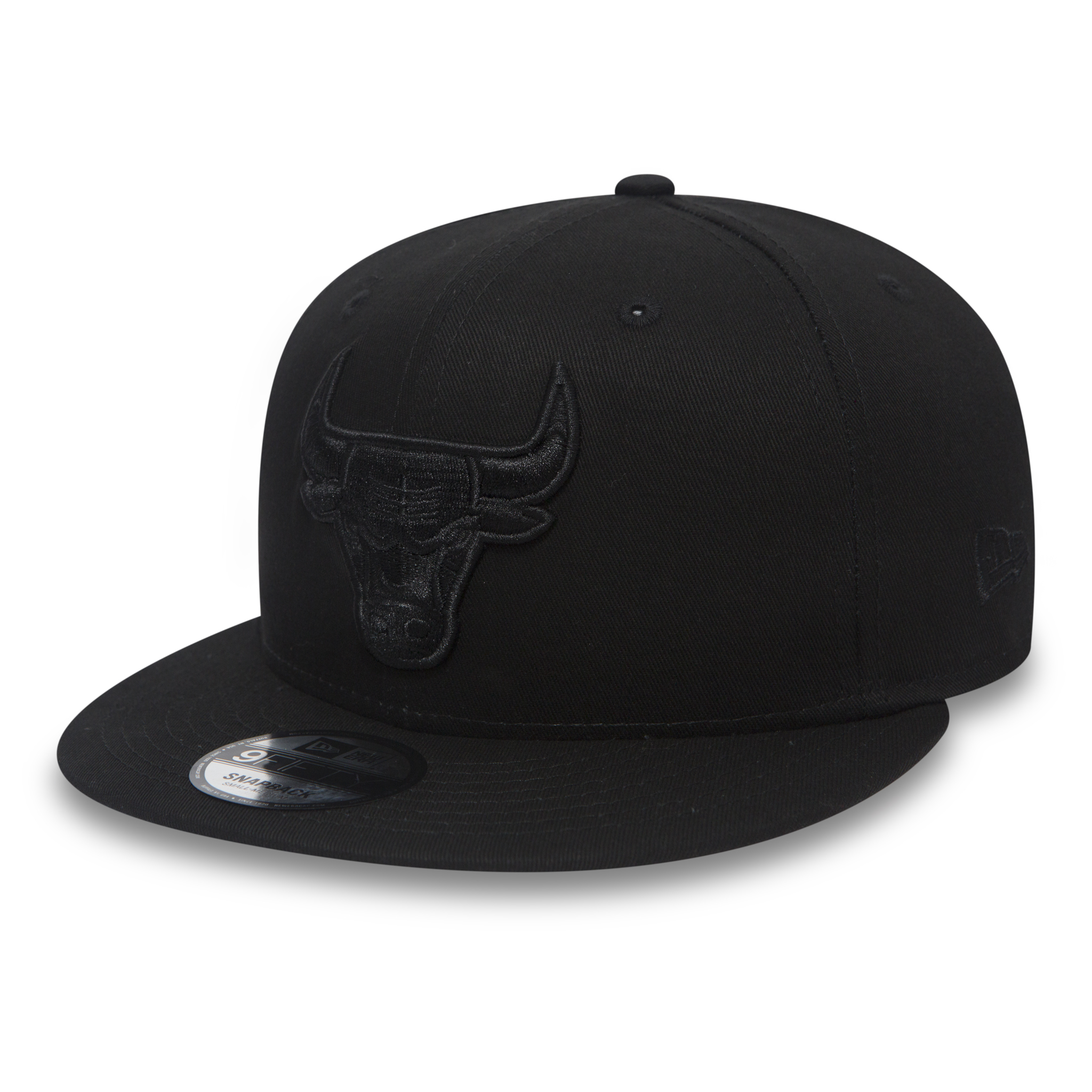 Chicago Bulls Black on Black 9FIFTY Snapback Cap