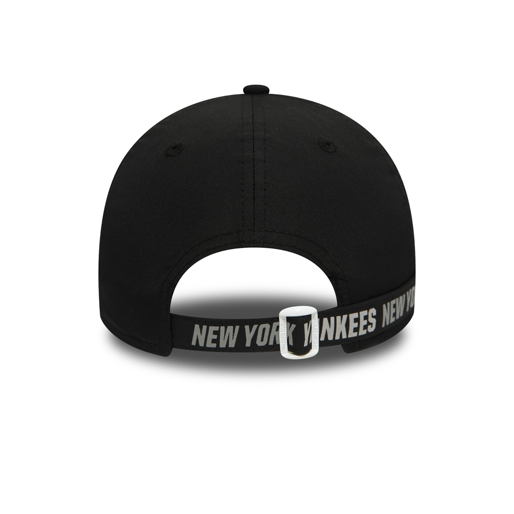 New York Yankees Tech Fabric Black 9FORTY Cap