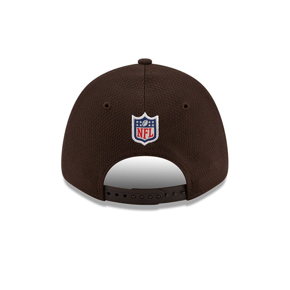 Cleveland Browns NFL Sideline Road Brown 9FORTY Stretch Snap Cap