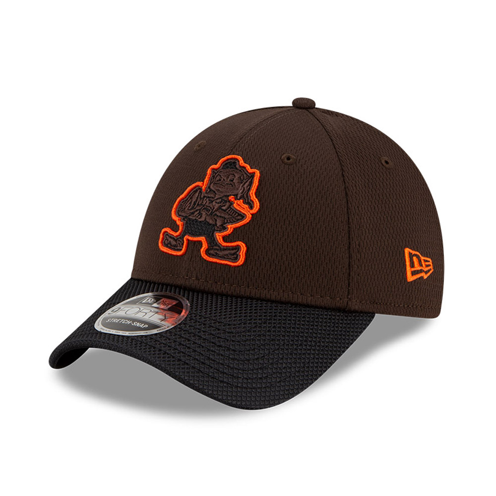 Cleveland Browns NFL Sideline Road Brown 9FORTY Stretch Snap Cap