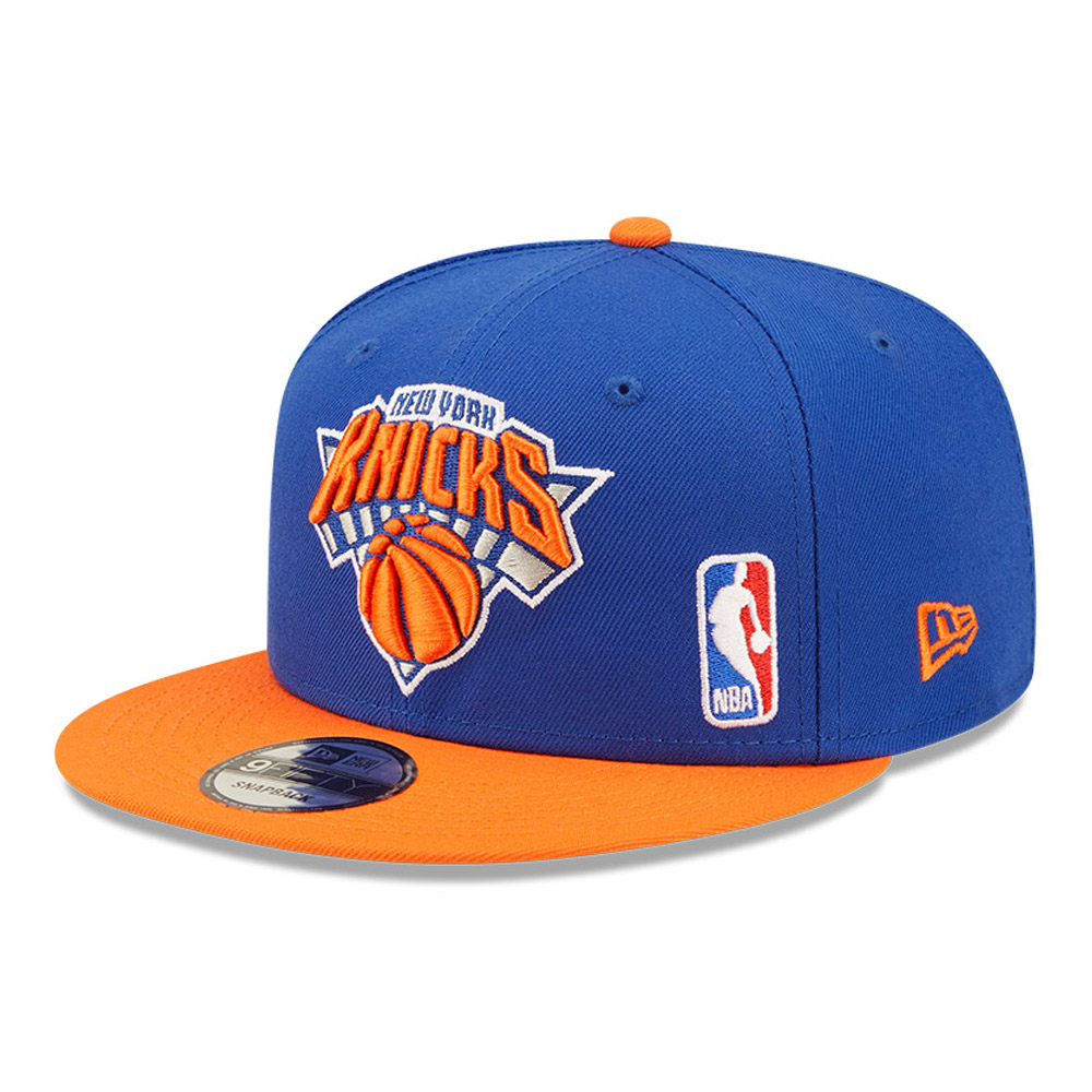 New York Knicks NBA Black Letter Arch Blue 9FIFTY Snapback Cap