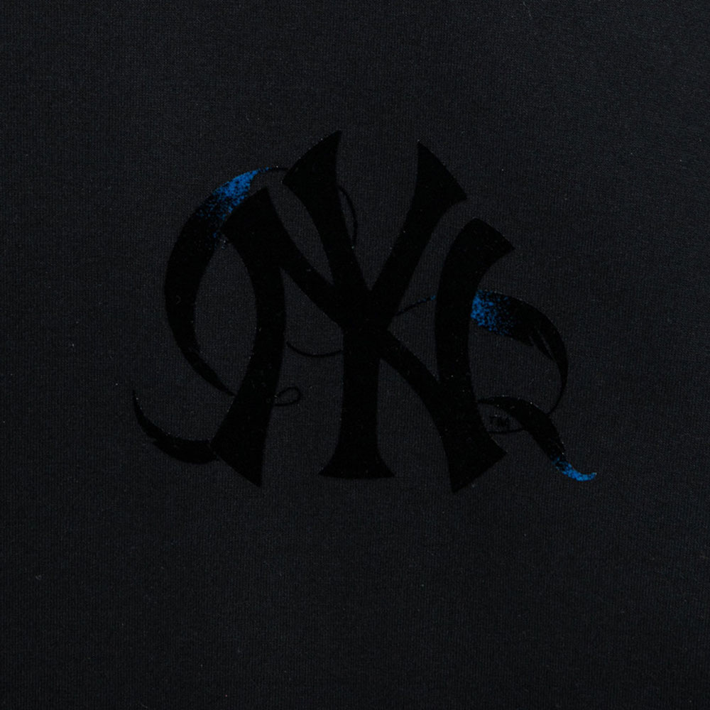 Official New Era x BTS New York Yankees Black Swan Black T-Shirt B5841_282  B5841_282 B5841_282 | New Era Cap United Kingdom