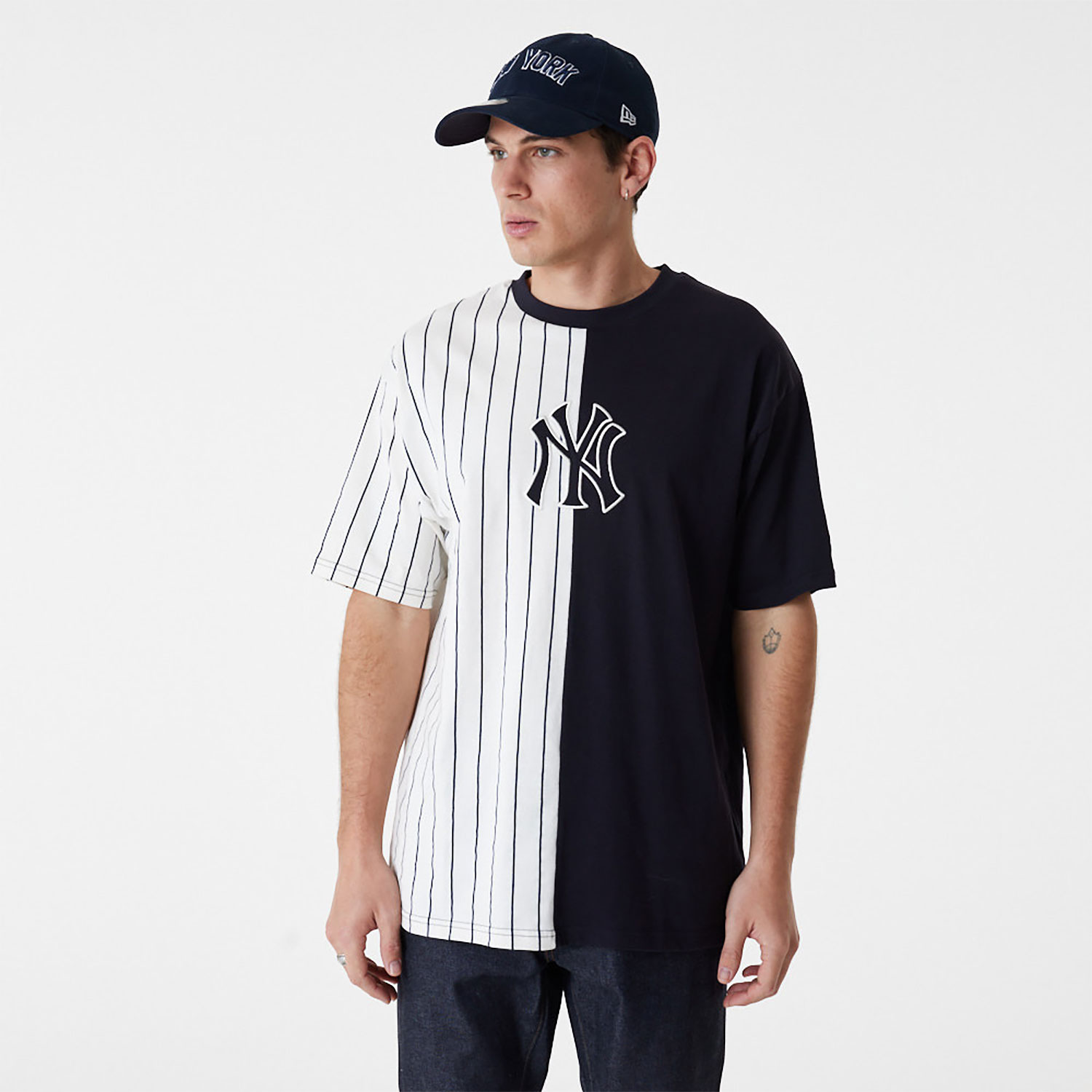 MLB Half Striped New York Yankees Oversized T-Shirt D01_302